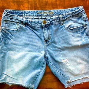 Women’s AE denim shorts size 14